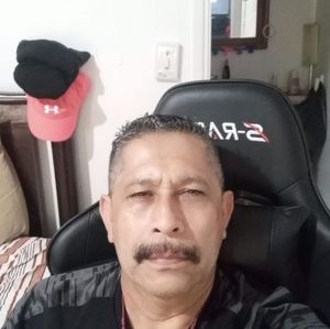 Meet your Posher, Carlos